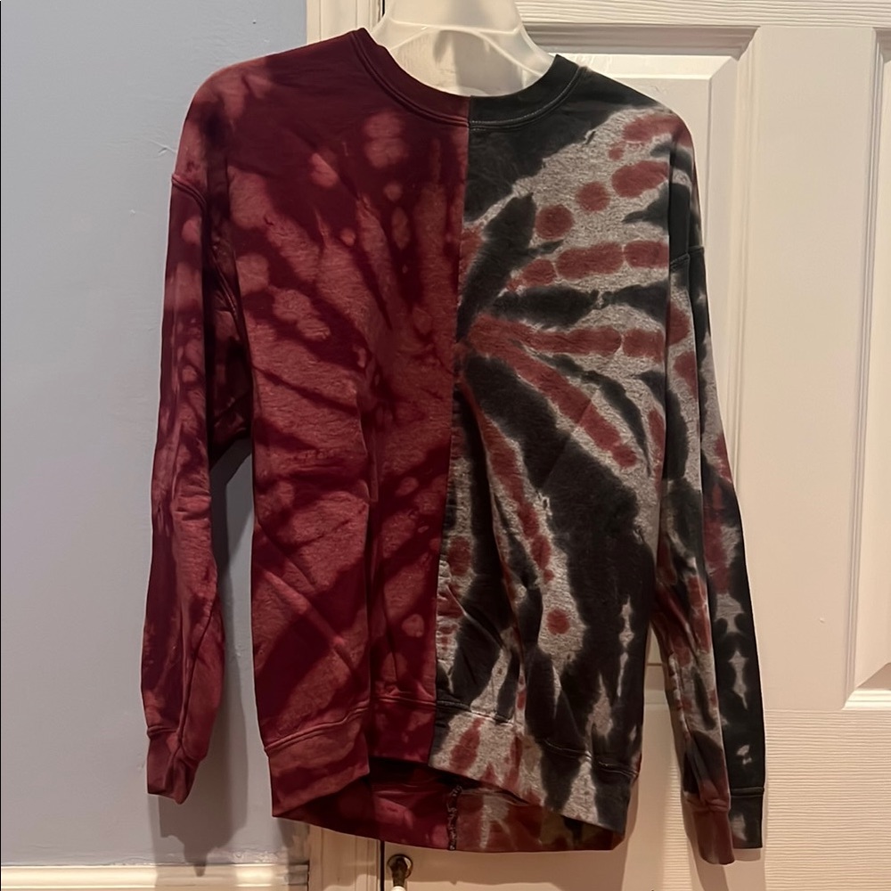 Tie-Dye Split Sweatshirt